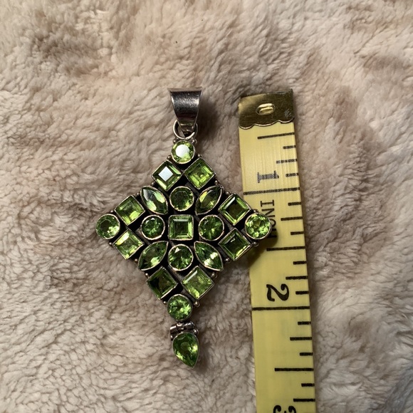 Sterling silver and peridot pendant - Picture 6 of 7